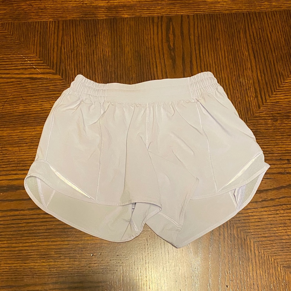 LULULEMON HOTTY HOT SHORTS 2.5"